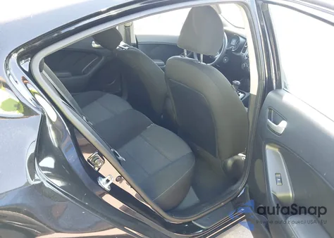 2018 Kia Forte Lx z USA, uszkodzony, nr VIN 3KPFK4A73JE283977